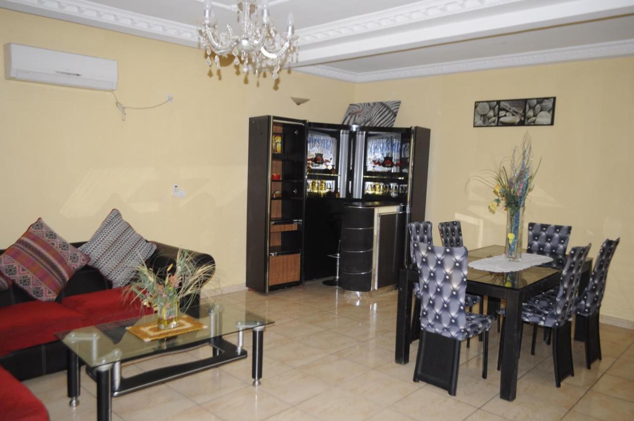 Residence Hoteliere Borel Denver Douala Buitenkant foto