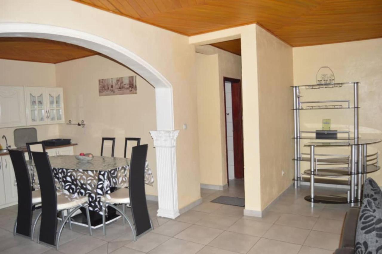 Residence Hoteliere Borel Denver Douala Buitenkant foto