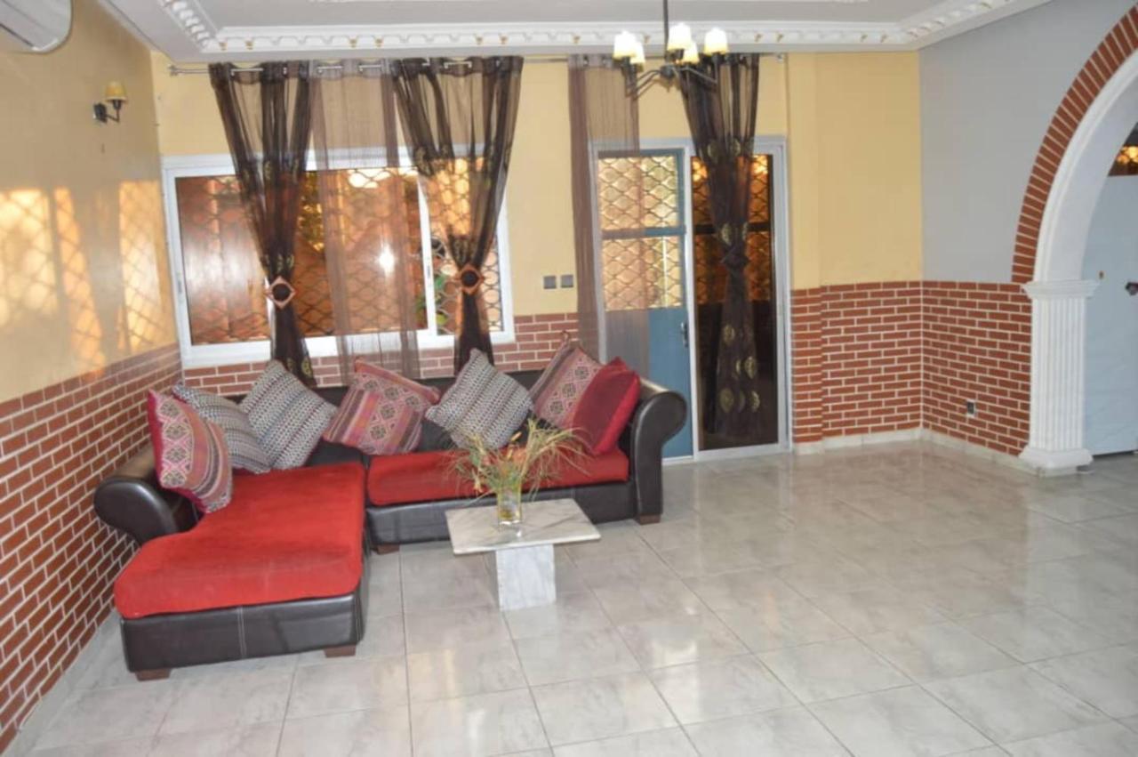 Residence Hoteliere Borel Denver Douala Buitenkant foto