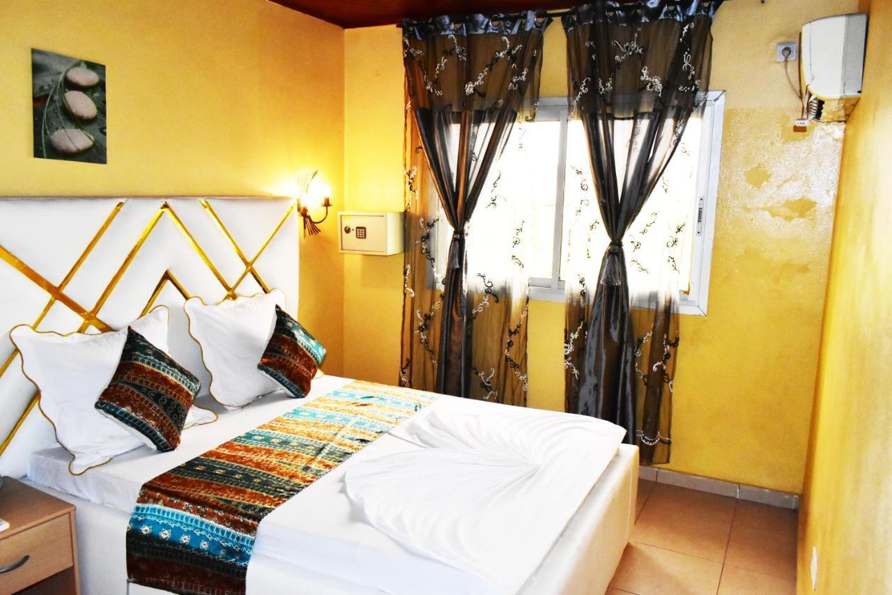 Residence Hoteliere Borel Denver Douala Buitenkant foto
