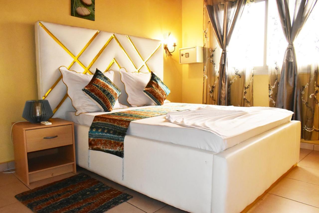Residence Hoteliere Borel Denver Douala Buitenkant foto
