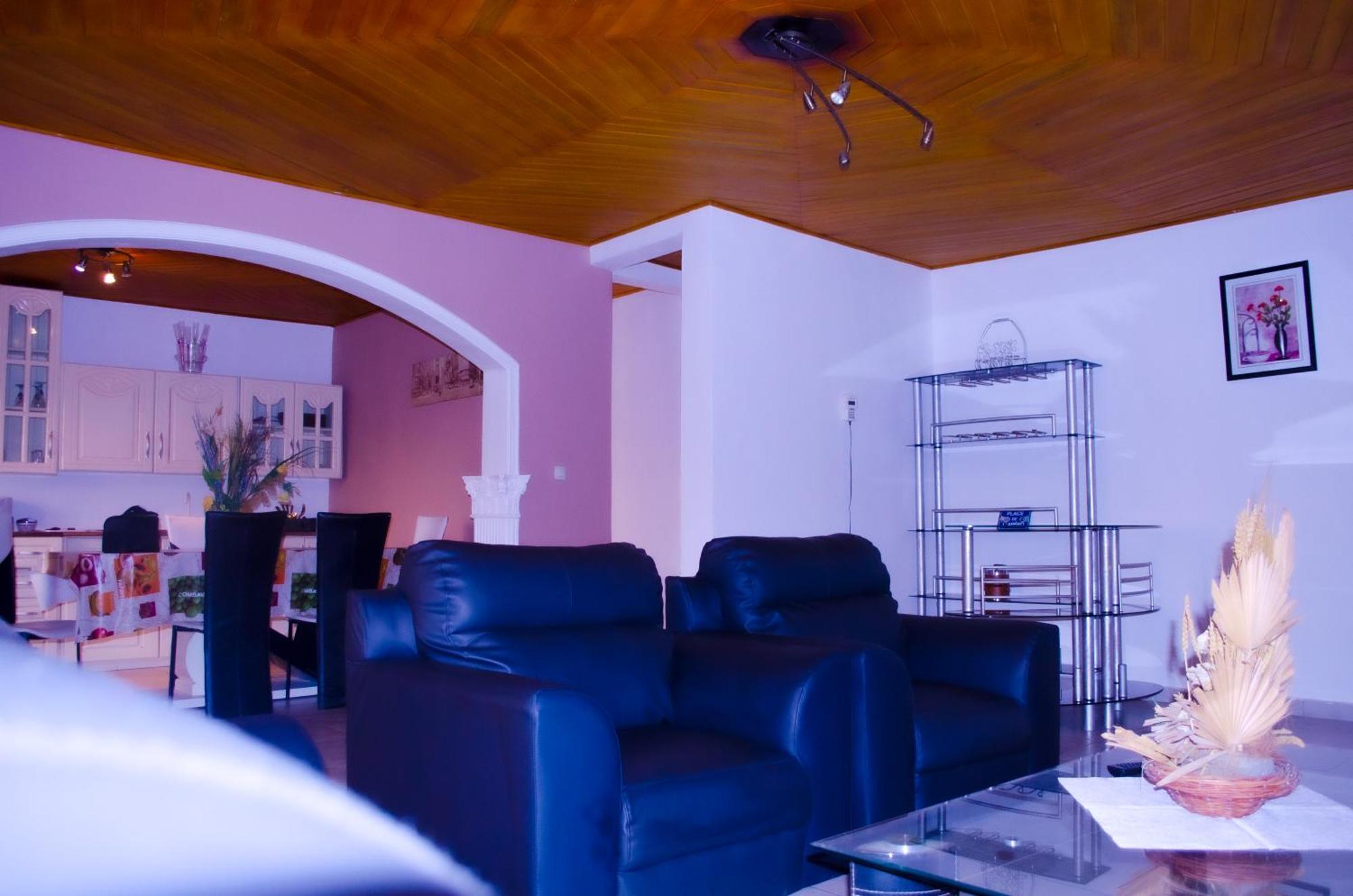 Residence Hoteliere Borel Denver Douala Buitenkant foto